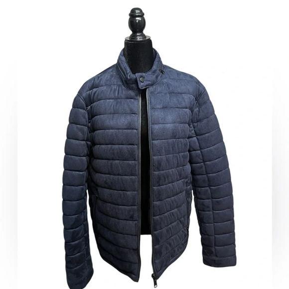 ❌SOLD ❌
Zara Men’s Quilted Transitional Leather Jacket in Navy Blue - Picture 2 of 10